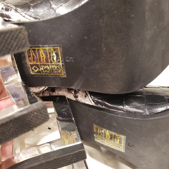 Jeffrey Campbell Snakeskin Booties - Sz 5 US - Picture 7 of 9